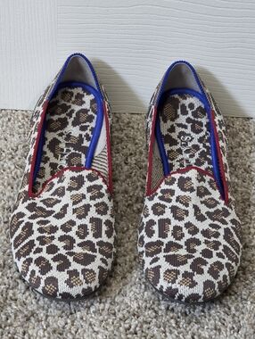 Rothy's The Loafer in the pattern Mocha Spot Leopard Print Slip-On Flats Size 9